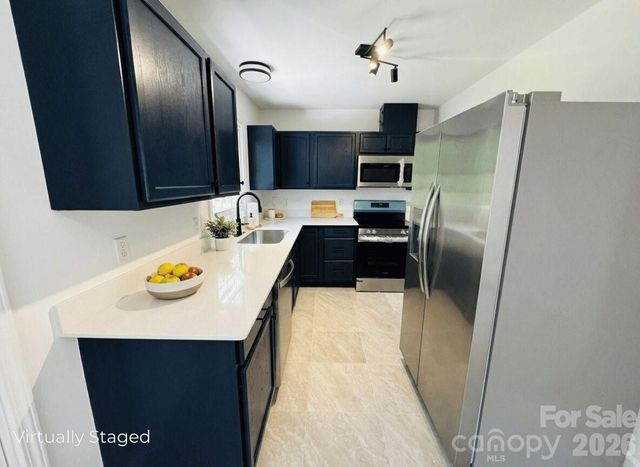 1423 Chelveston Drive, Charlotte, NC 28208