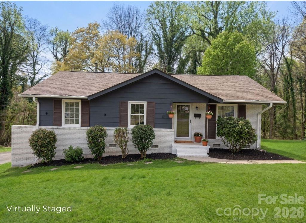 1423 Chelveston Drive, Charlotte, NC 28208