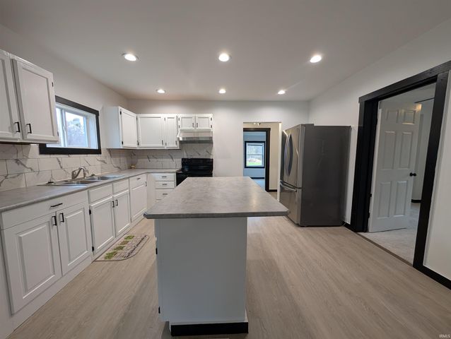 7625 N ST RD 159, Bicknell, IN 47512