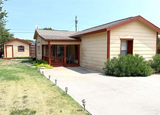 111 Ivy Lane, Roanoke, TX 76262