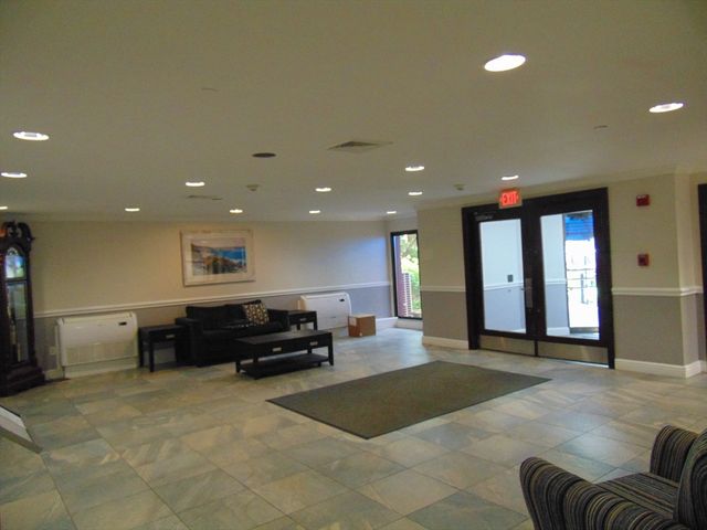 115 W Squantum St 816, Quincy, MA 02171