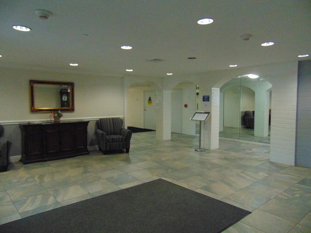 115 W Squantum St 816, Quincy, MA 02171