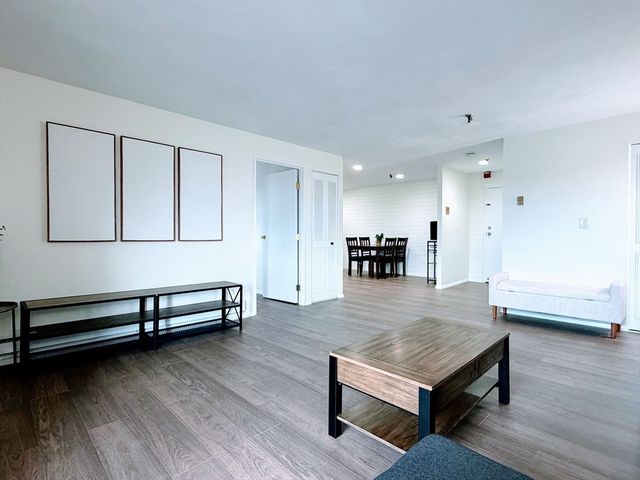 115 W Squantum St 816, Quincy, MA 02171