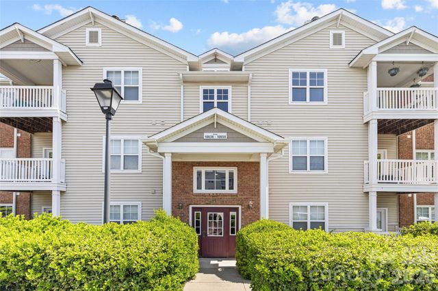 10652 Hill Point Court, Charlotte, NC 28262