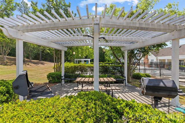 10652 Hill Point Court, Charlotte, NC 28262