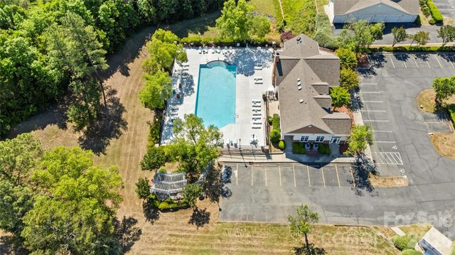 10652 Hill Point Court, Charlotte, NC 28262