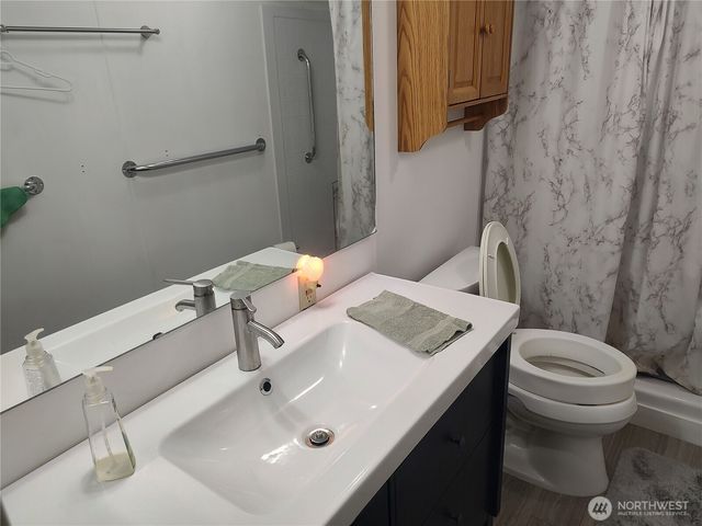 450 N Duckabush Drive E, Hoodsport, WA 98548