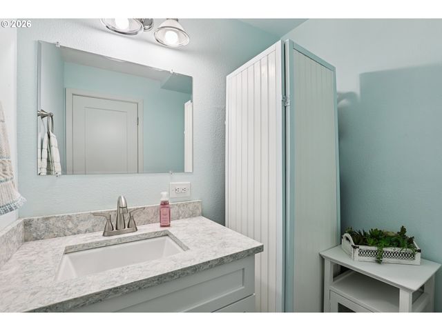 7870 Sw 165TH Ave, Beaverton, OR 97007