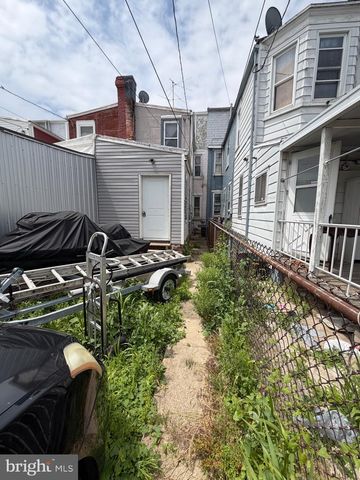 629 TULPEHOCKEN ST, Reading, PA 19601