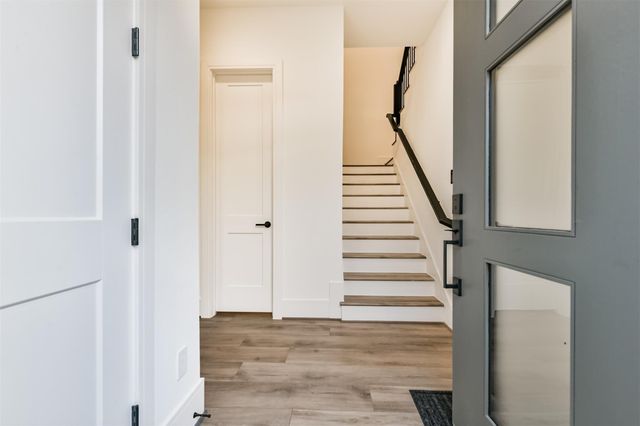 4211 Nichols St, Houston, TX 77020