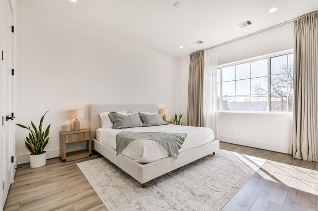 4211 Nichols St, Houston, TX 77020