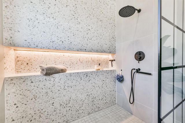 4211 Nichols St, Houston, TX 77020