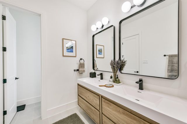 4211 Nichols St, Houston, TX 77020