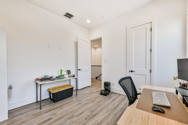 4211 Nichols St, Houston, TX 77020