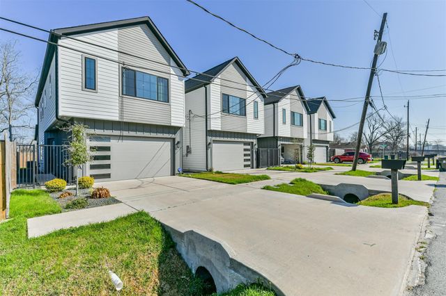 4211 Nichols St, Houston, TX 77020