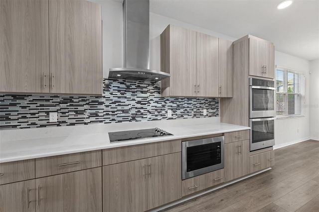 33251 SYCAMORE LEAF DRIVE, Wesley Chapel, FL 33545