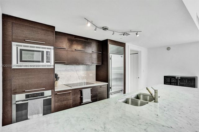 900 Biscayne Blvd 501, Miami, FL 33132