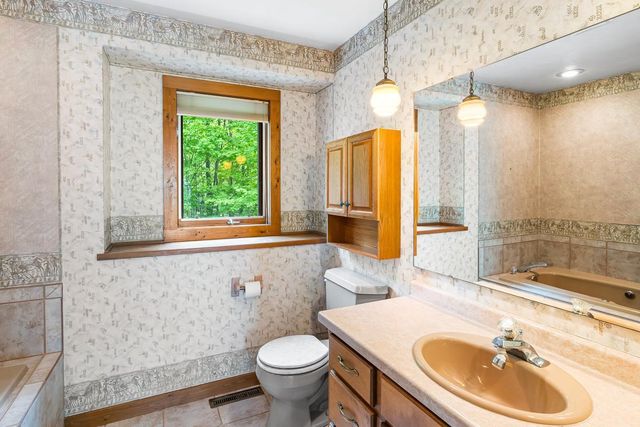 5997 BLUFF LEDGE ROAD, Sturgeon Bay, WI 54235