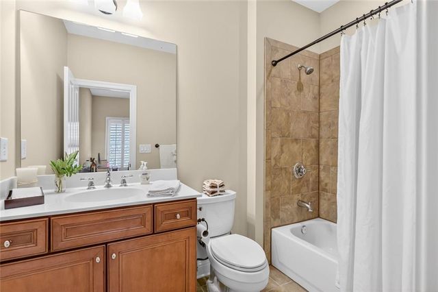 2066 Heathermere Way, Roswell, GA 30075