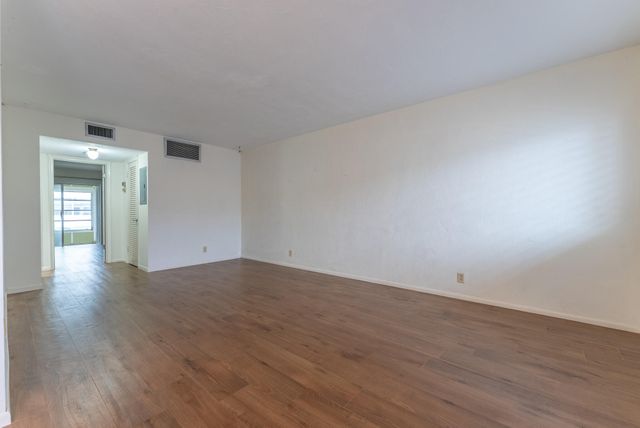 2020 Lake Osborne Drive, Lake Worth Beach, FL 33461