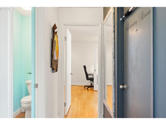 530 N HAYDEN BAY Dr, Portland, OR 97217