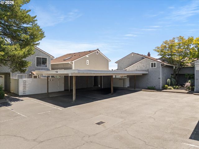 530 N HAYDEN BAY Dr, Portland, OR 97217