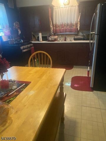 1492 Lawrence St, Rahway City, NJ 07065
