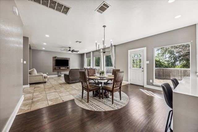 122 Colt LOOP, Kyle, TX 78640
