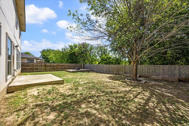 122 Colt LOOP, Kyle, TX 78640