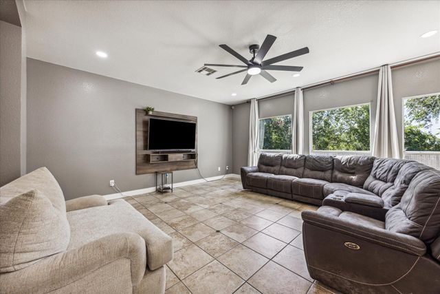 122 Colt LOOP, Kyle, TX 78640