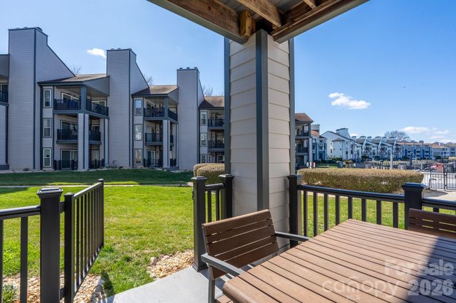 18861 Vineyard Point Lane, Cornelius, NC 28031