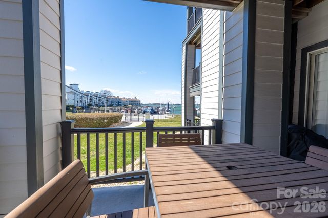 18861 Vineyard Point Lane, Cornelius, NC 28031