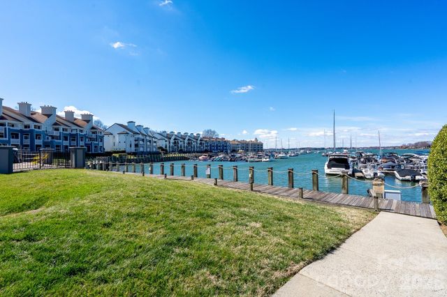 18861 Vineyard Point Lane, Cornelius, NC 28031