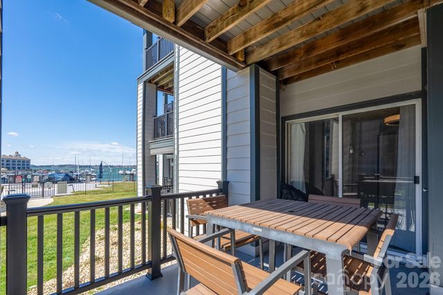 18861 Vineyard Point Lane, Cornelius, NC 28031