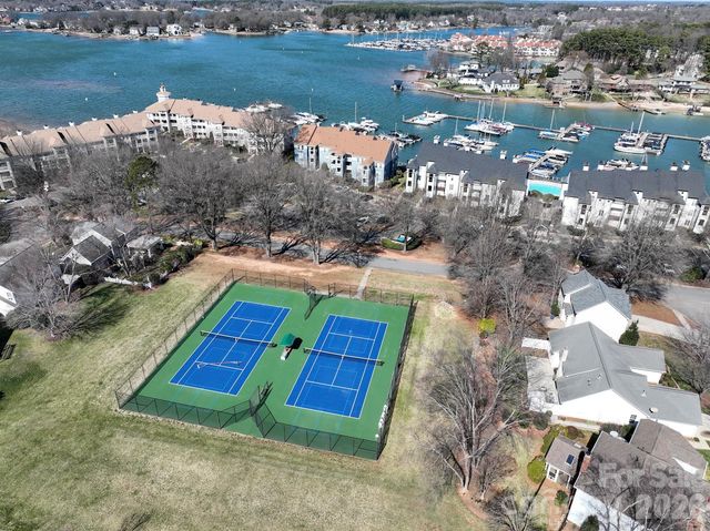 18861 Vineyard Point Lane, Cornelius, NC 28031