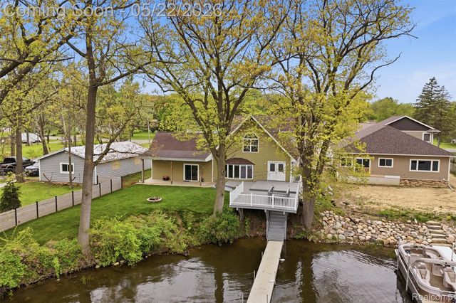 16263 S Seymour Road, Argentine Township, MI 48451
