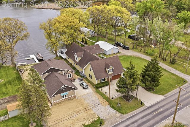 16263 S Seymour Road, Argentine Township, MI 48451