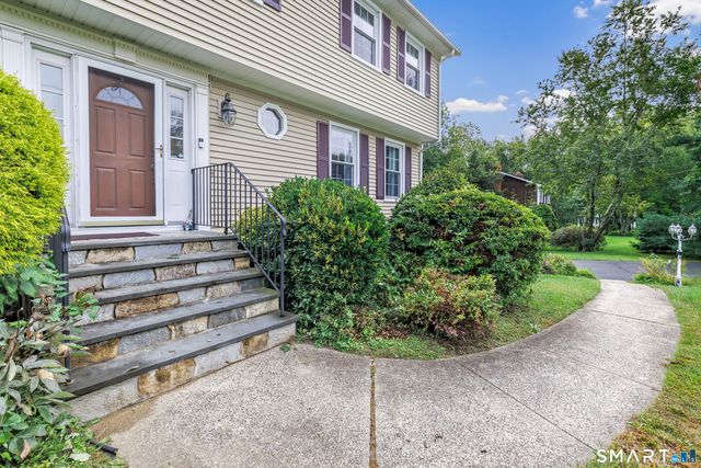 11 Redwood Circle, Shelton, CT 06484