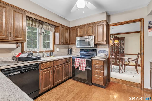 11 Redwood Circle, Shelton, CT 06484