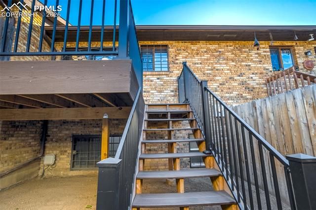 326 Mount View Lane, Colorado Springs, CO 80907