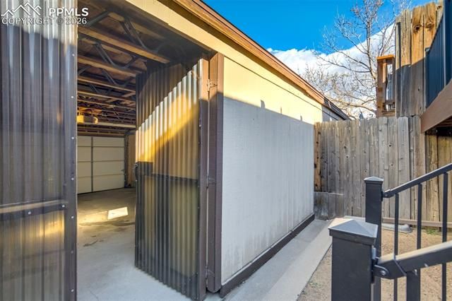 326 Mount View Lane, Colorado Springs, CO 80907