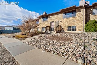 326 Mount View Lane, Colorado Springs, CO 80907