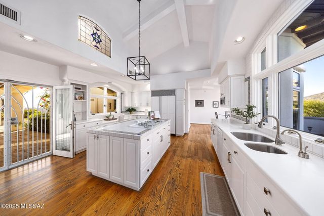 5342 E Gleneagles Drive, Tucson, AZ 85718