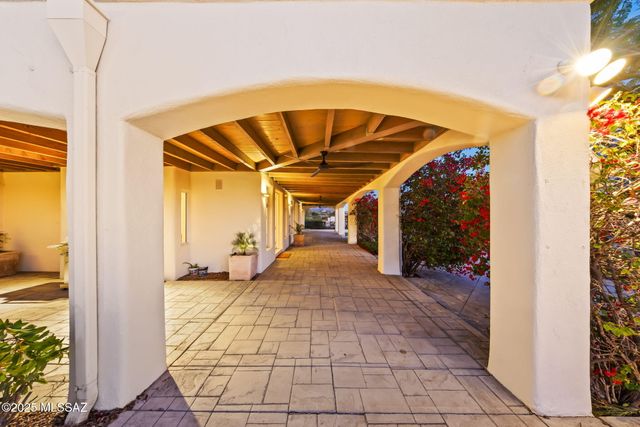 5342 E Gleneagles Drive, Tucson, AZ 85718