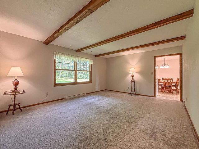 W274N4237 Clara COURT, Pewaukee, WI 53072
