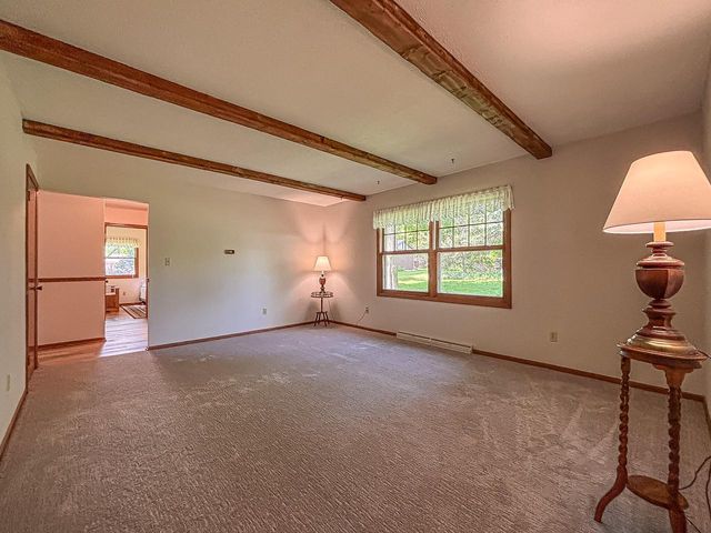 W274N4237 Clara COURT, Pewaukee, WI 53072