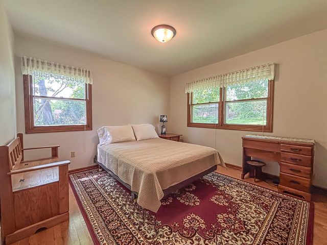 W274N4237 Clara COURT, Pewaukee, WI 53072