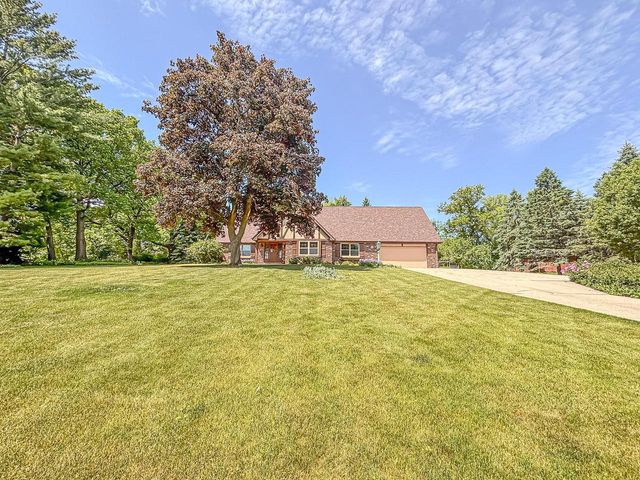 W274N4237 Clara COURT, Pewaukee, WI 53072