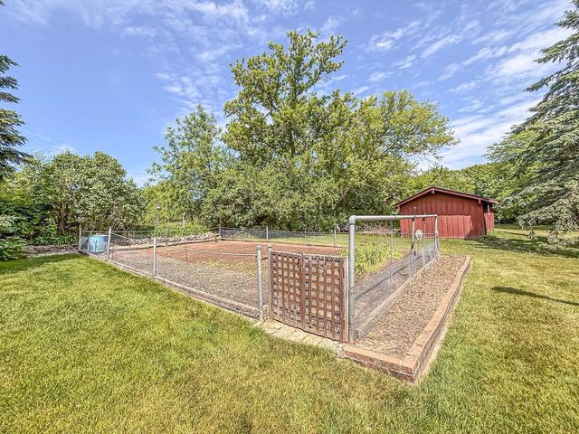 W274N4237 Clara COURT, Pewaukee, WI 53072