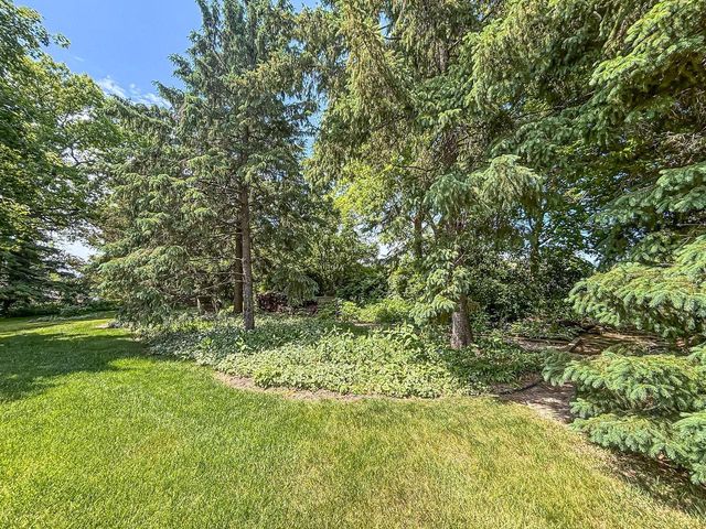 W274N4237 Clara COURT, Pewaukee, WI 53072